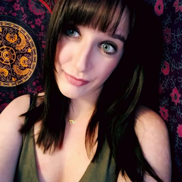 Meet your Posher, Taylor - Picture 1 of 1